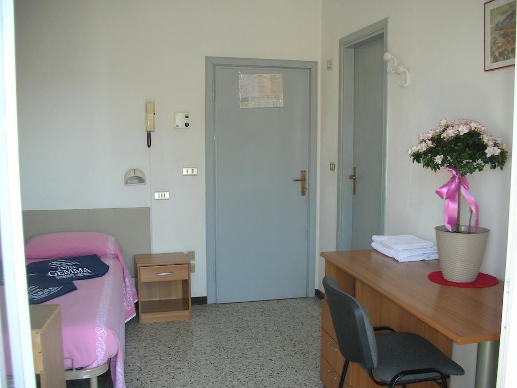 Hotel Gemma Ріміні Номер фото