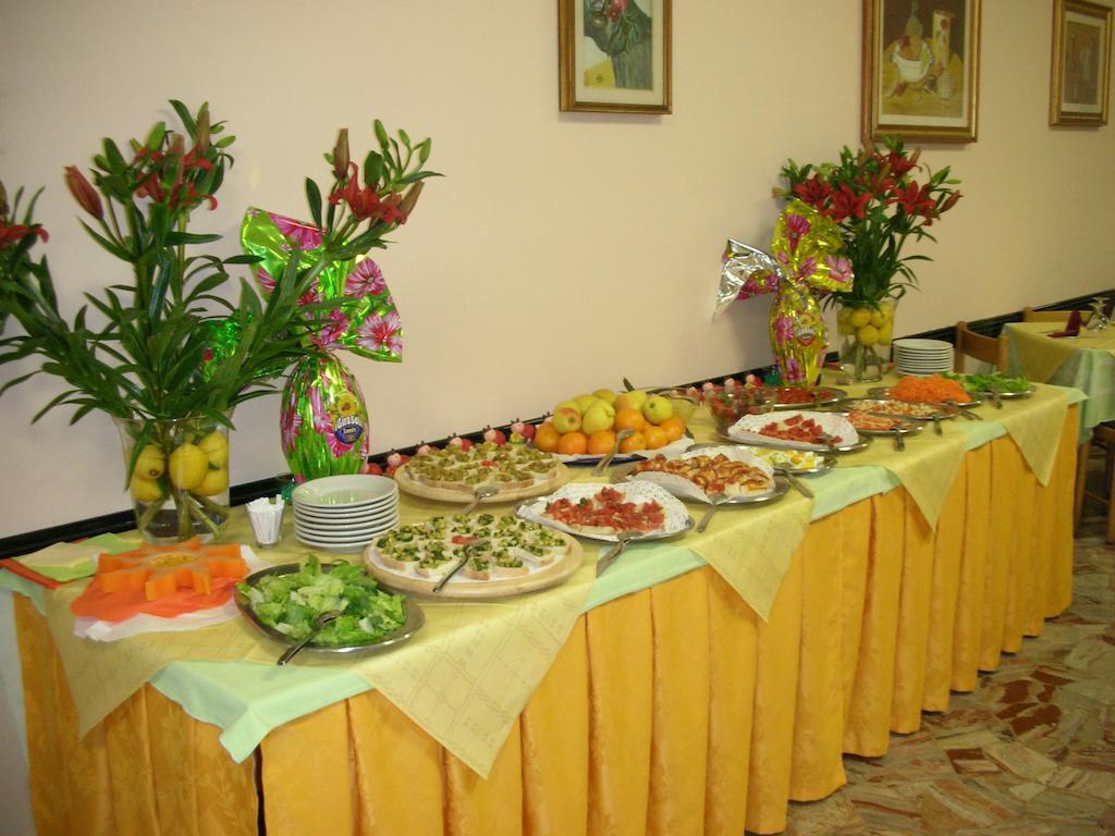 Hotel Gemma Ріміні Екстер'єр фото