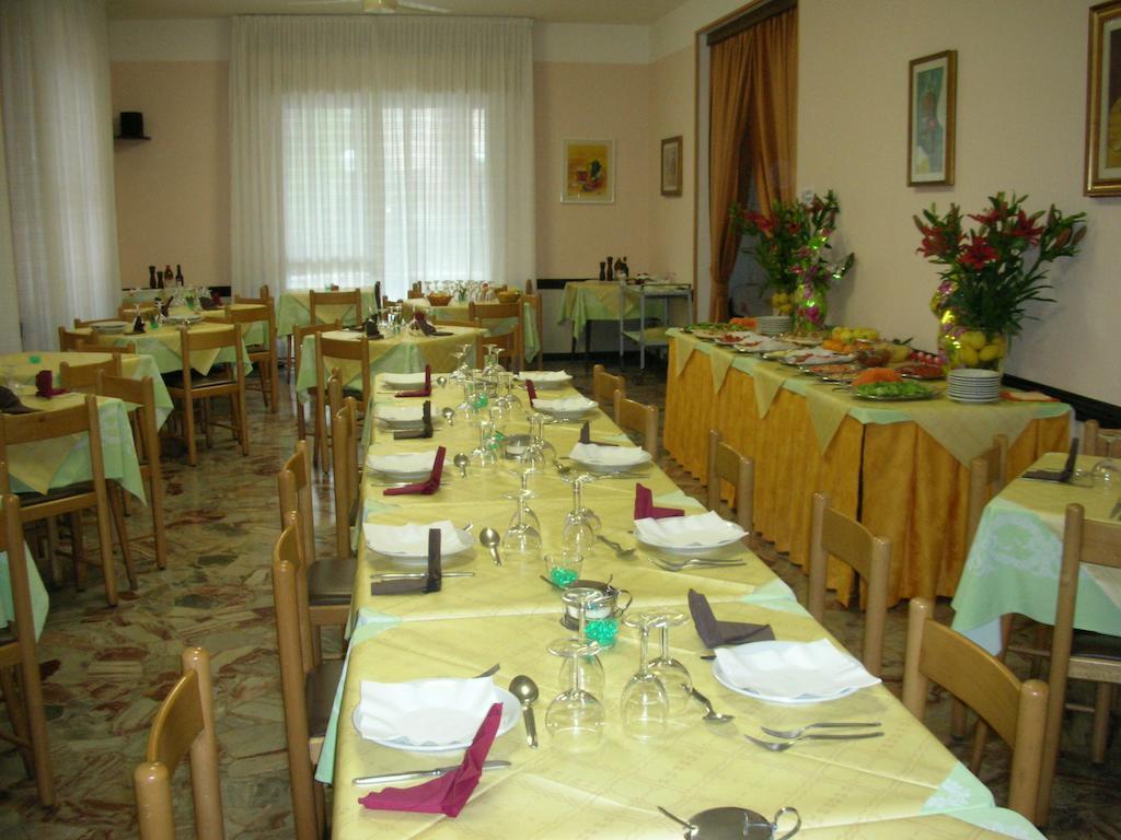 Hotel Gemma Ріміні Екстер'єр фото