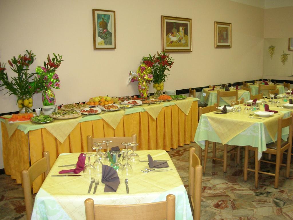 Hotel Gemma Ріміні Екстер'єр фото