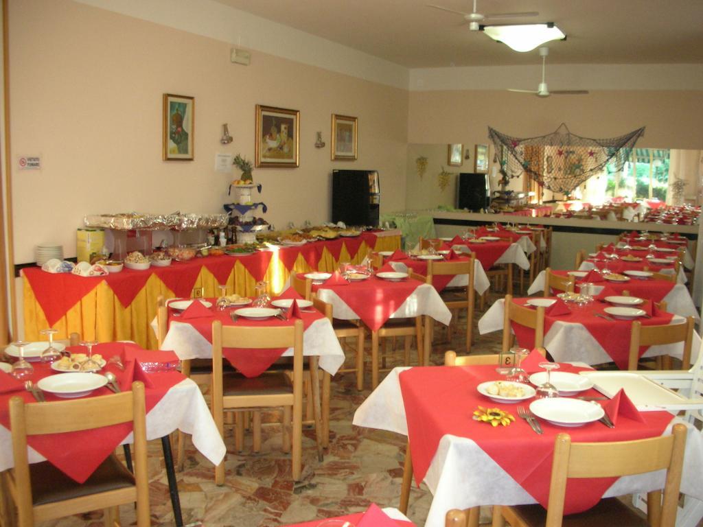 Hotel Gemma Ріміні Екстер'єр фото