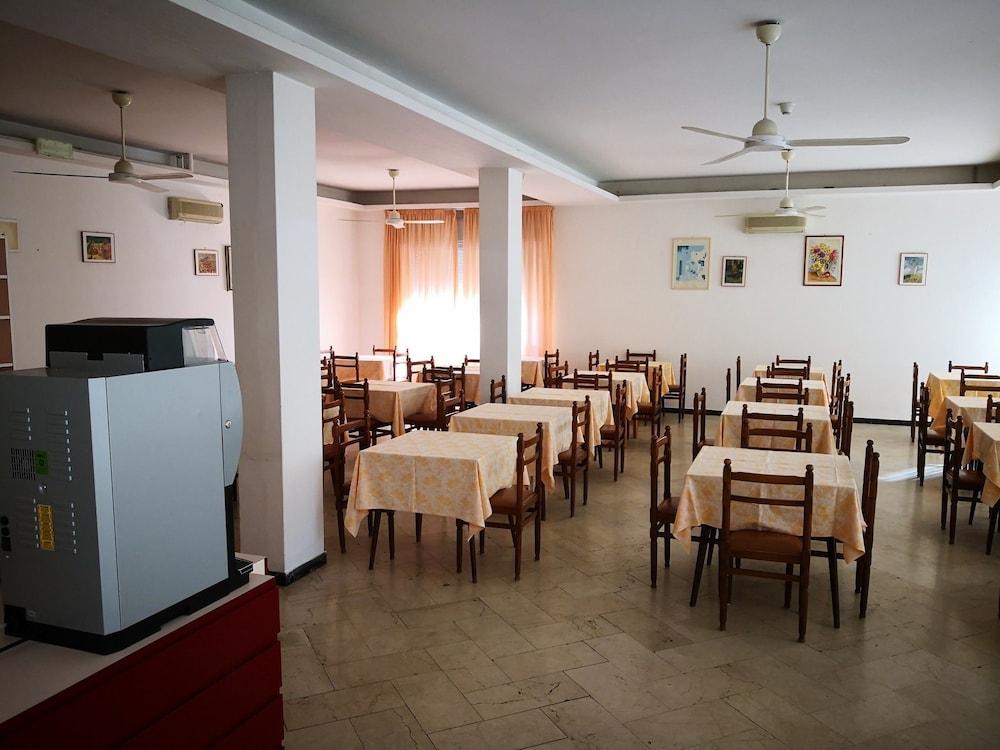 Hotel Gemma Ріміні Екстер'єр фото
