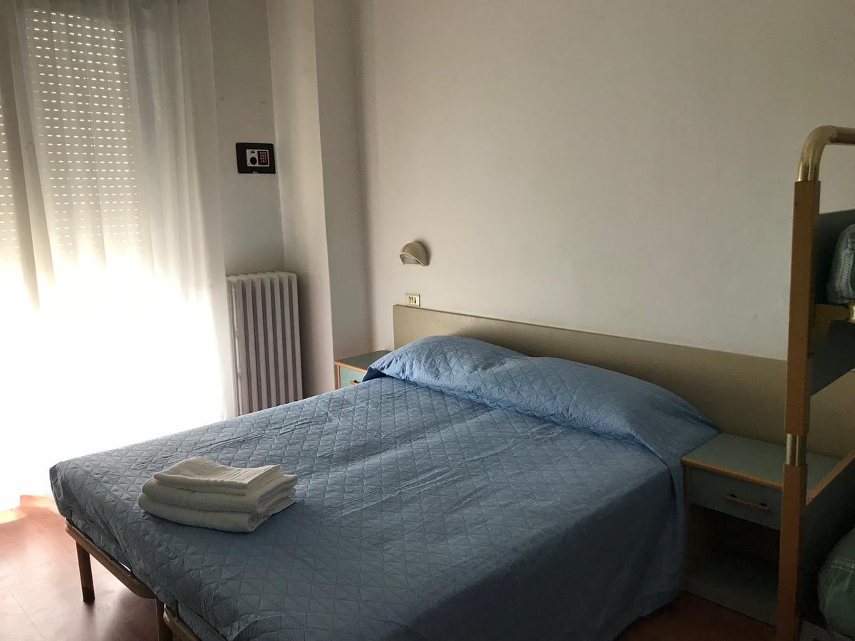Hotel Gemma Ріміні Екстер'єр фото